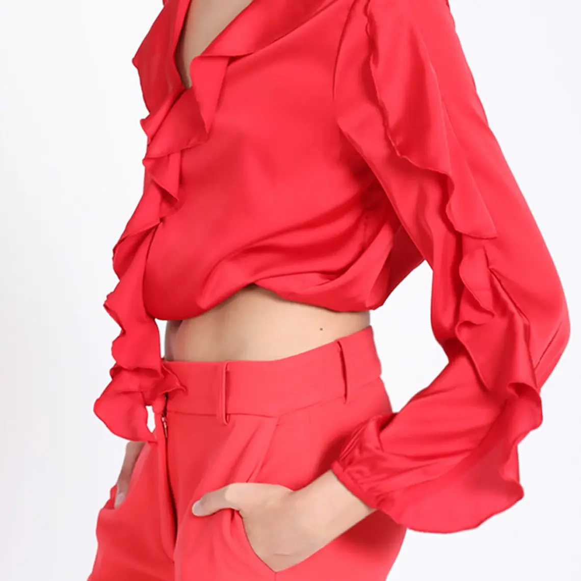 BLUSA M/L ESCOTE V VUELOS INSERTOS ESCOTE Y MANGA ROJO (TALLA S) 3