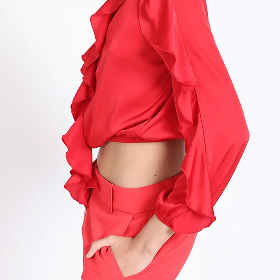 BLUSA M/L ESCOTE V VUELOS INSERTOS ESCOTE Y MANGA ROJO (TALLA S) 4