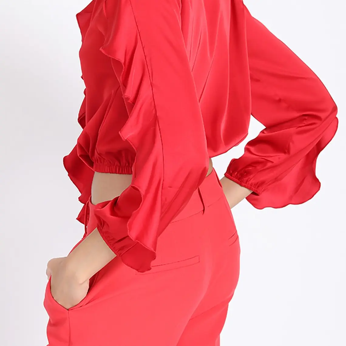 BLUSA M/L ESCOTE V VUELOS INSERTOS ESCOTE Y MANGA ROJO (TALLA S) 5
