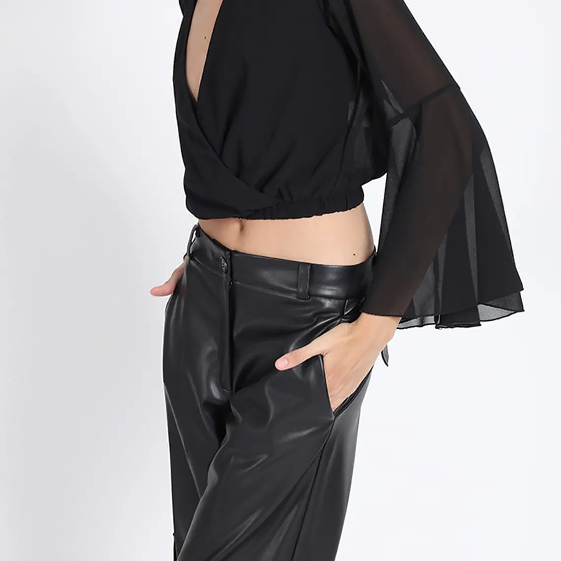 BLUSA M/L CRUZADA ESCOTE V CORTA PUÑO VUELO NEGRO (TALLAS S y M) 5