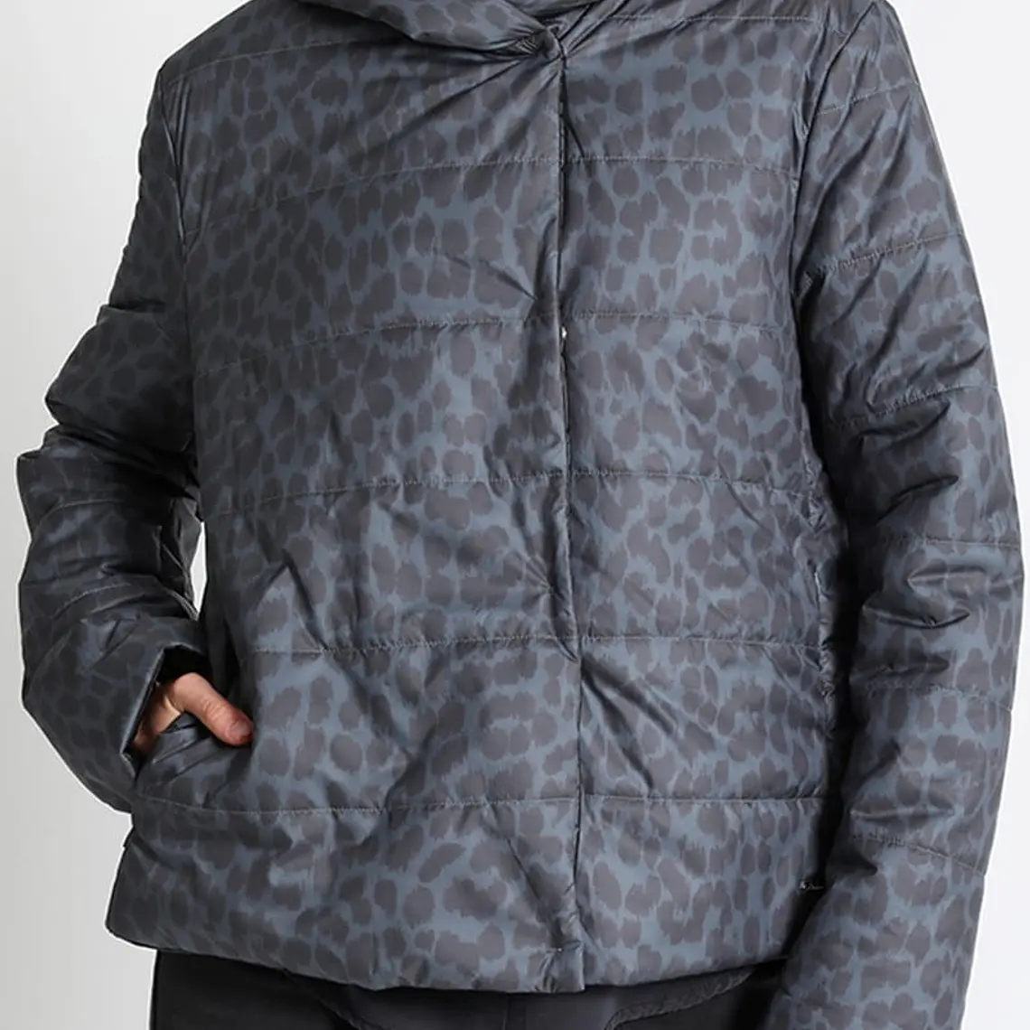 PARKA REVERSIBLE LISO NEGRO Y ESTAMPADO (TALLA S) 1