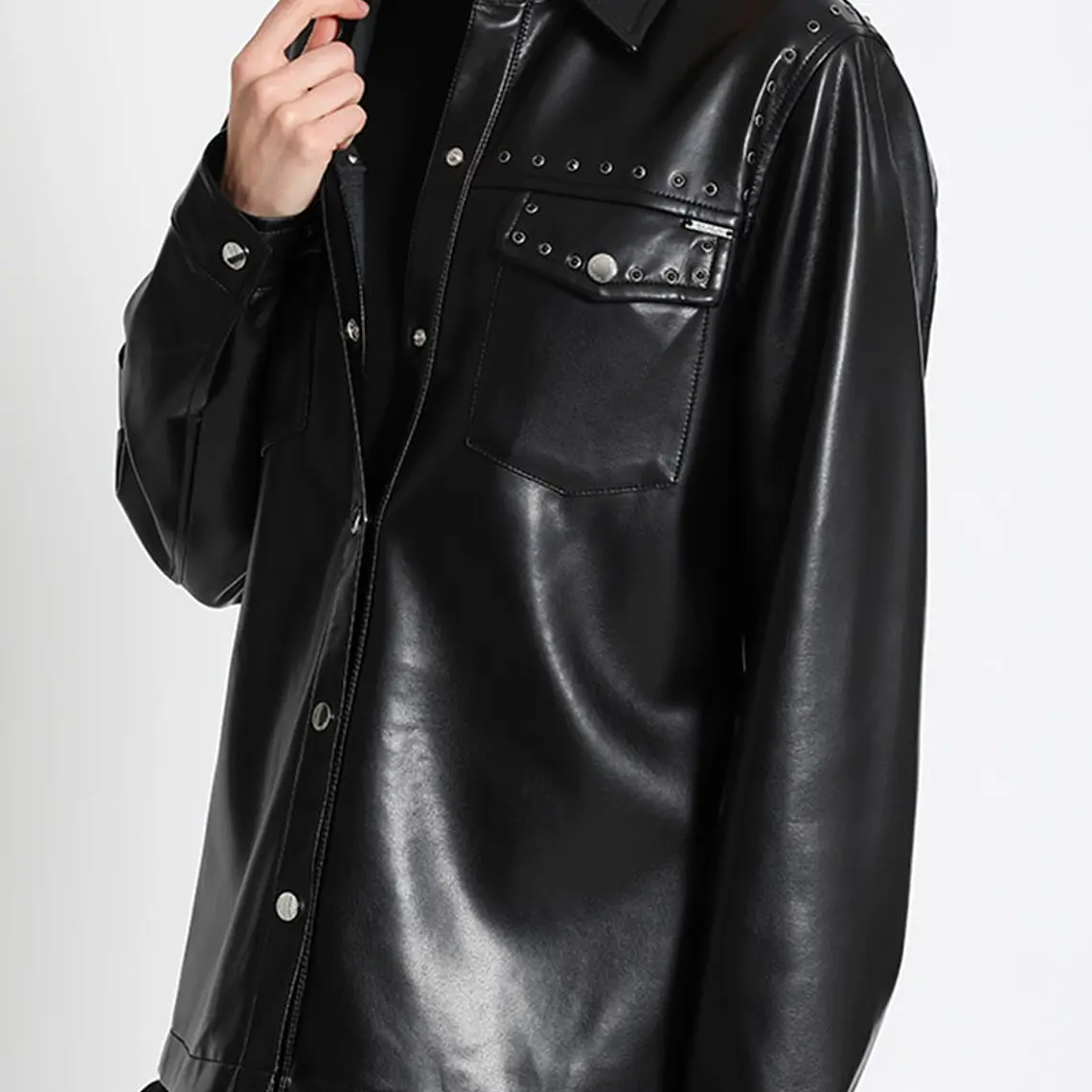 SOBRECAMISA RECTA REMACHES EFECTO CUERO NEGRO (TALLAS S y M) 3