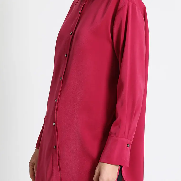 BLUSA CAMISERA SATÍN BOTÓN JOYA FRESA (TALLA M) 2