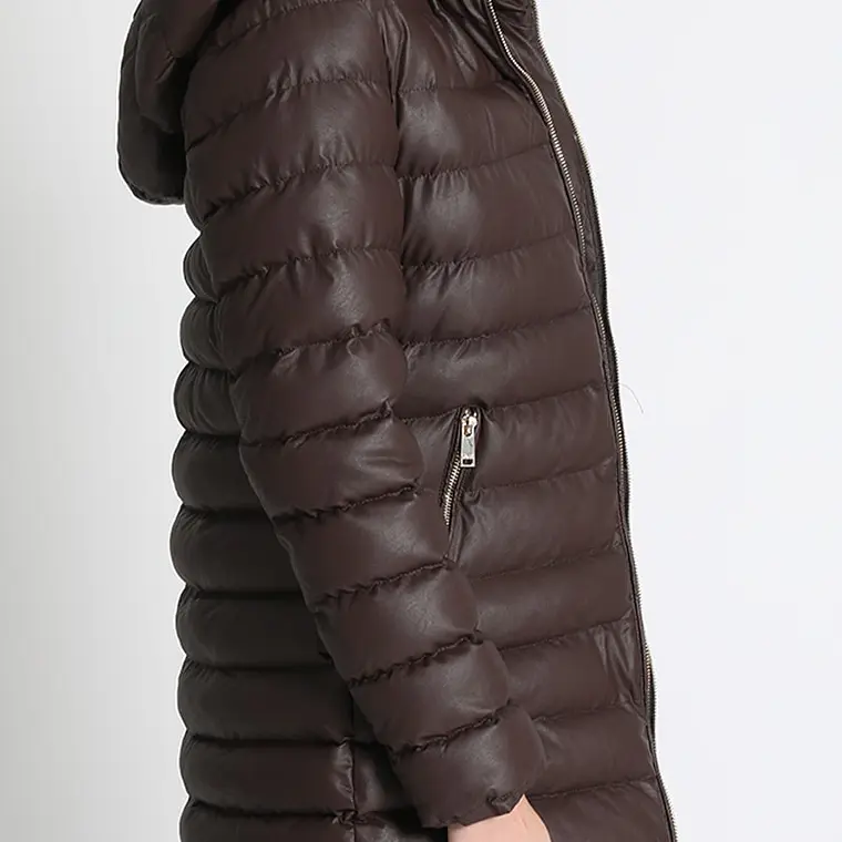 PARKA EFECTO CUERO CON CAPUCHÓN CHOCOLATE (TALLA L) 2