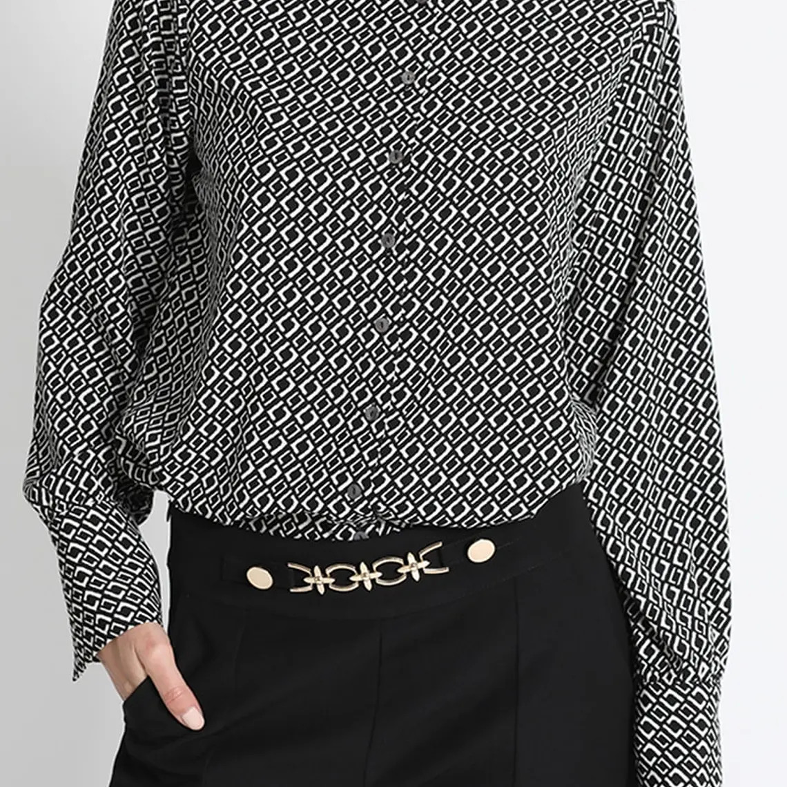 BLUSA CAMISERA ESTAMPADA NEGRO (TALLA S) 1