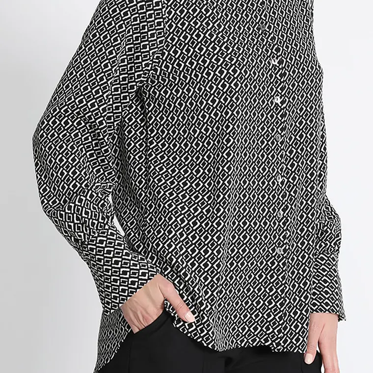 BLUSA CAMISERA ESTAMPADA NEGRO (TALLA S) 2