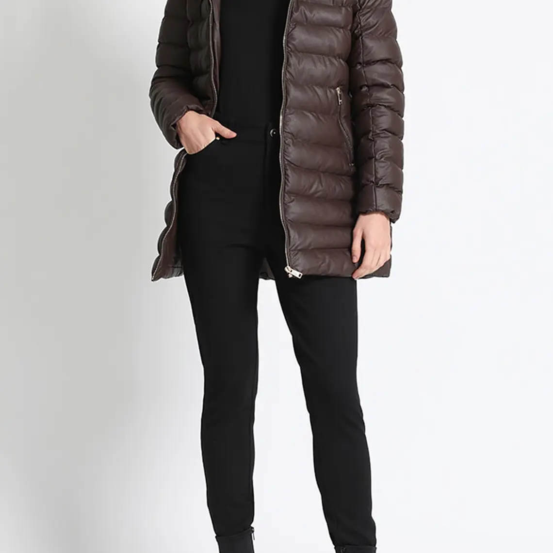 PARKA EFECTO CUERO CON CAPUCHÓN CHOCOLATE (TALLA L) 4
