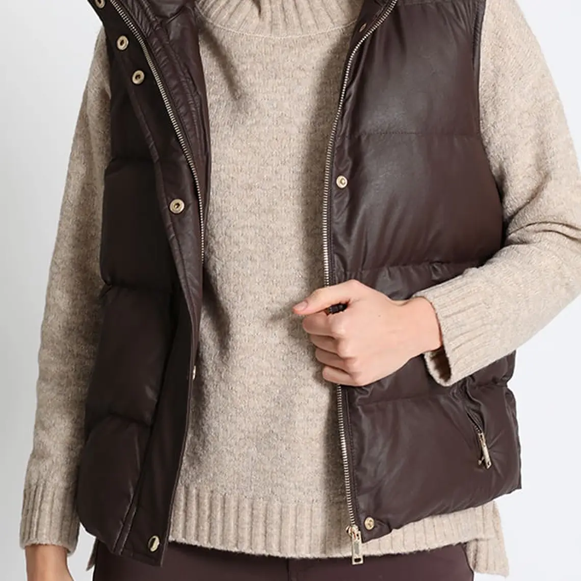 PARKA EFECTO CUERO CON CAPUCHÓN CHOCOLATE (TALLA L) 4