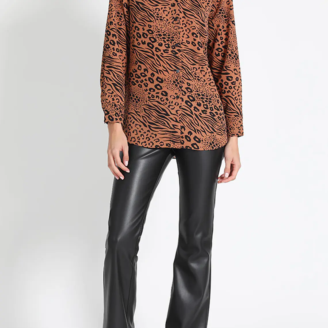 BLUSA CAMISERA ESTAMPADO ANIMAL CAFÉ (TALLA M) 3