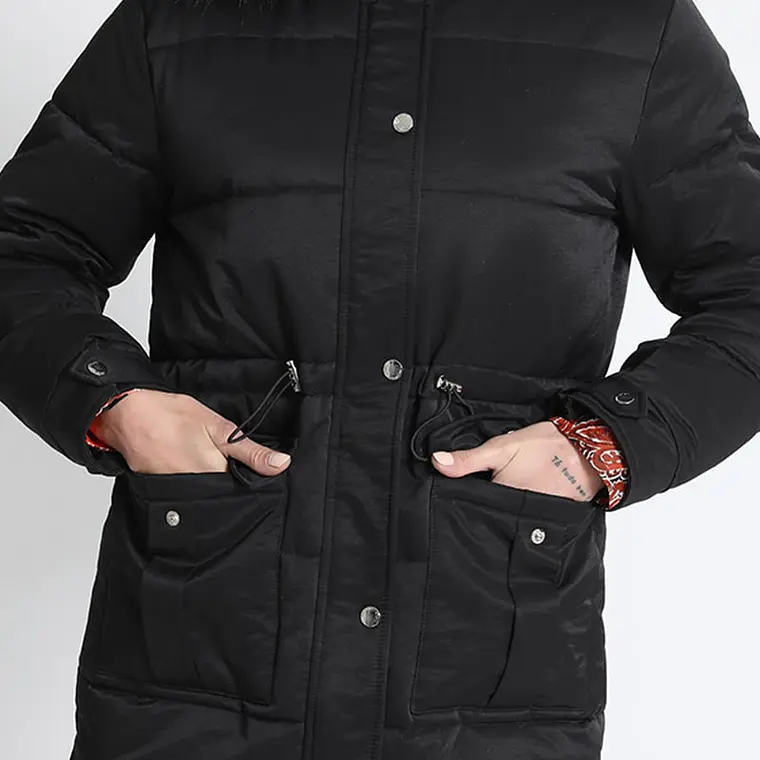 PARKA CON CAPUCHÓN Y RODÓN DE PIEL NEGRO (TALLA L) 1