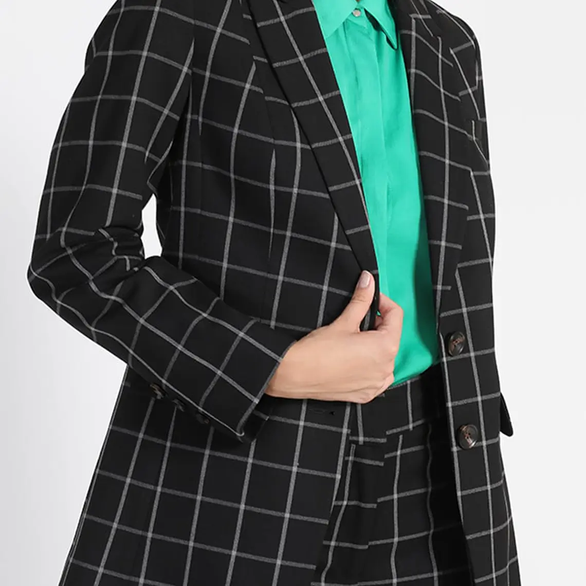 BLAZER ENTALLADO CUADRILLE NEGRO CON SOLAPA (TALLA 40) 4
