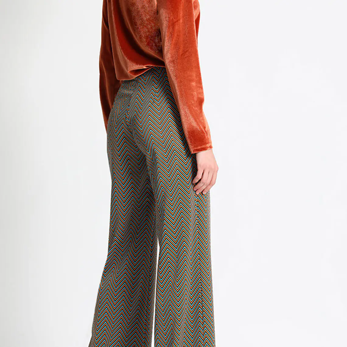 PANTALÓN FLARE JERSEY FANTASÍA, TIRO MEDIO. COLECCIÓN ITALIA (TALLAS L y XL) 4