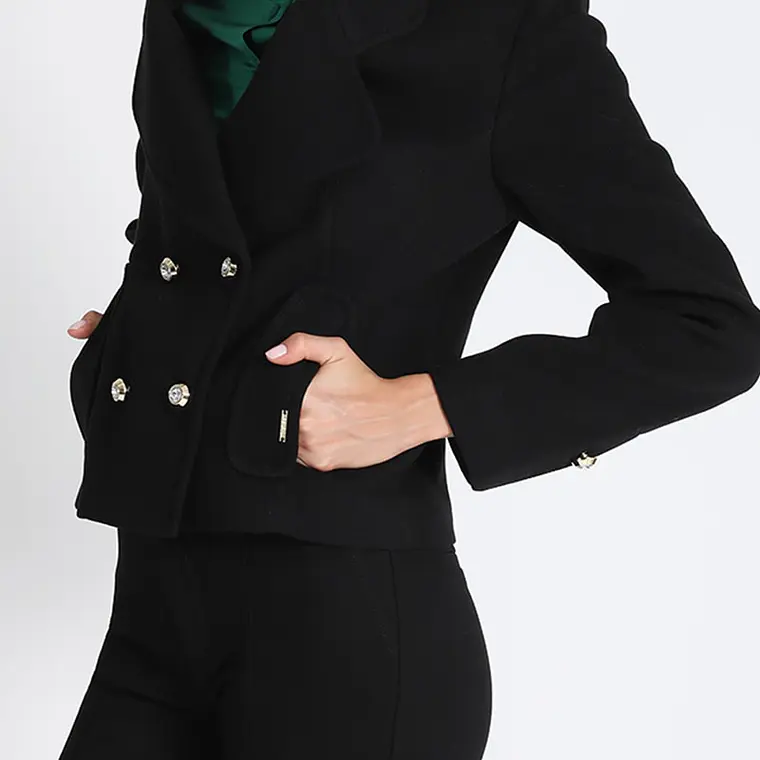 CHAQUETA ENTALLADA CORTA MUFLÓN NEGRO  BOTÓN JOYA (TALLA 44) 1