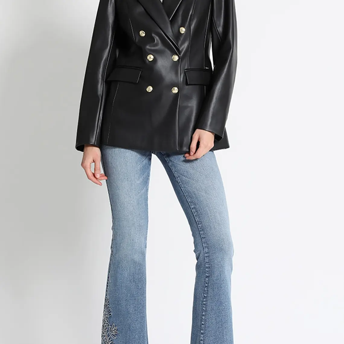 BLAZER LARGO ENTALLADO EFECTO CUERO  NEGRO (TALLA 46) 3