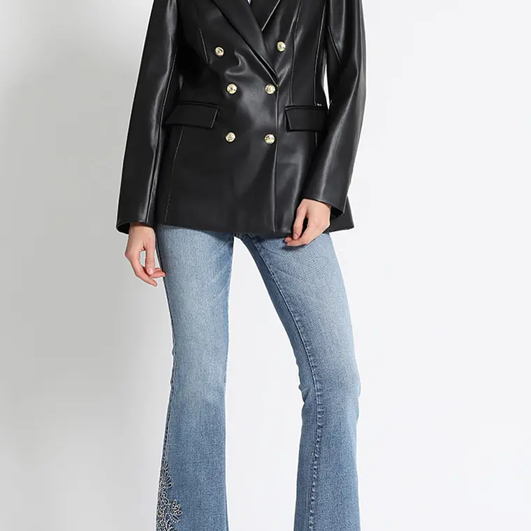 BLAZER LARGO ENTALLADO EFECTO CUERO  NEGRO (TALLA 46) 3