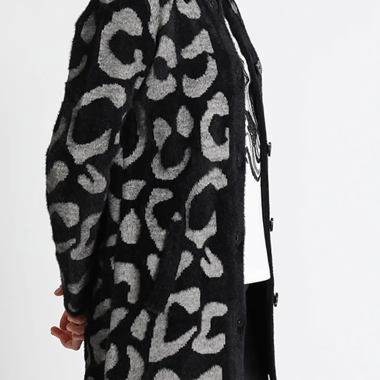 ABRIGO  RECTO TEJIDO JACQUARD GRIS  CON CUELLO (TALLA L) 3