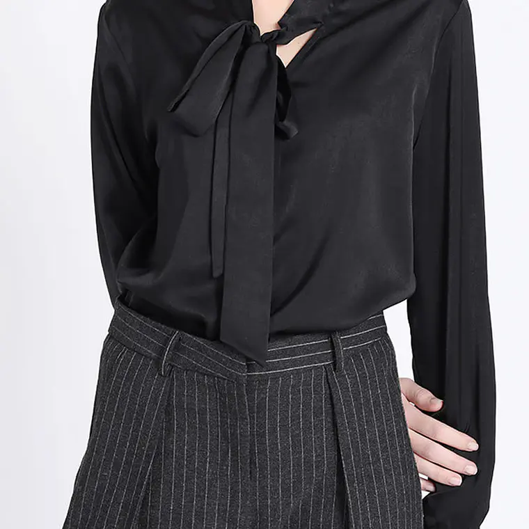 BLUSA M/L CUELLO V CON LAZO SATIN NEGRO 3