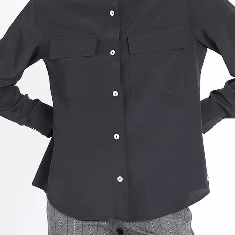 BLUSA M/L CAMISERA CON BOLSILLOS CARGO Y ROLL UP NEGRO (TALLA S) 1