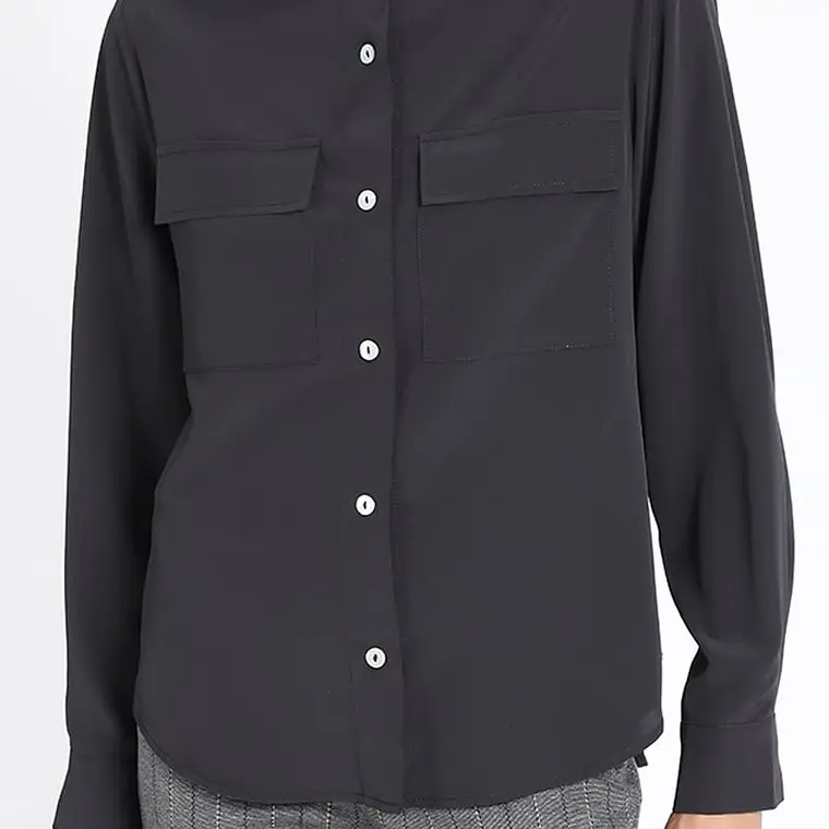 BLUSA M/L CAMISERA CON BOLSILLOS CARGO Y ROLL UP NEGRO (TALLA S) 2