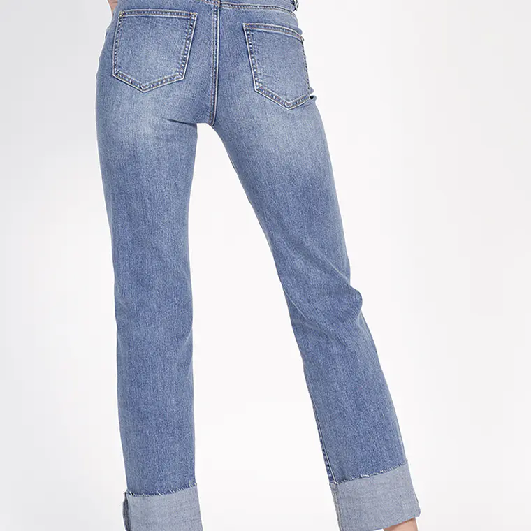 JEANS STRAIGHT  TIRO MEDIO 2