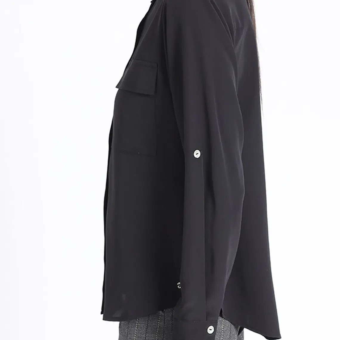 BLUSA M/L CAMISERA CON BOLSILLOS CARGO Y ROLL UP NEGRO (TALLA S) 3