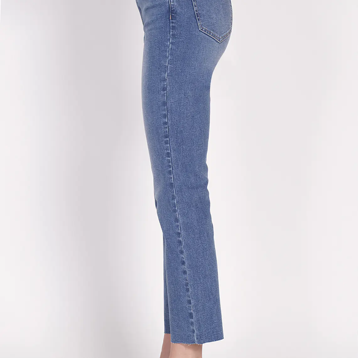 JEANS CROPPED STRAIGHT  TIRO MEDIO (talla 44) 2