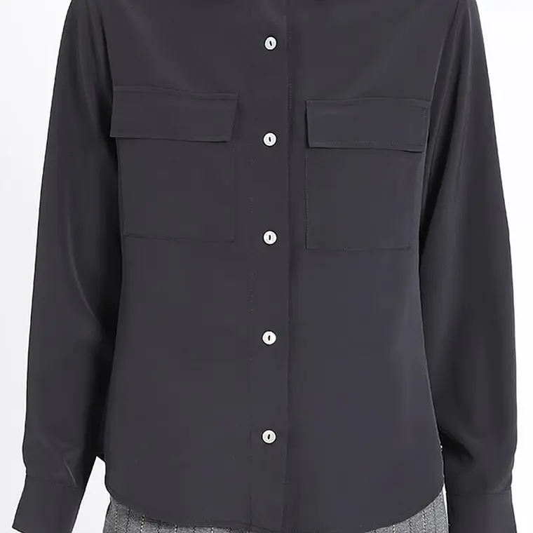 BLUSA M/L CAMISERA CON BOLSILLOS CARGO Y ROLL UP NEGRO (TALLA S) 4