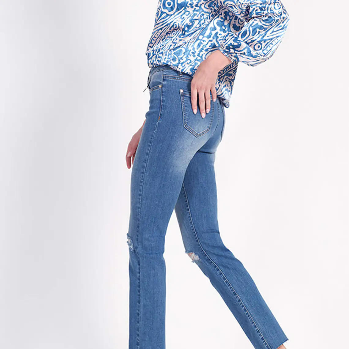 JEANS STRAIGHT  TIRO MEDIO 2