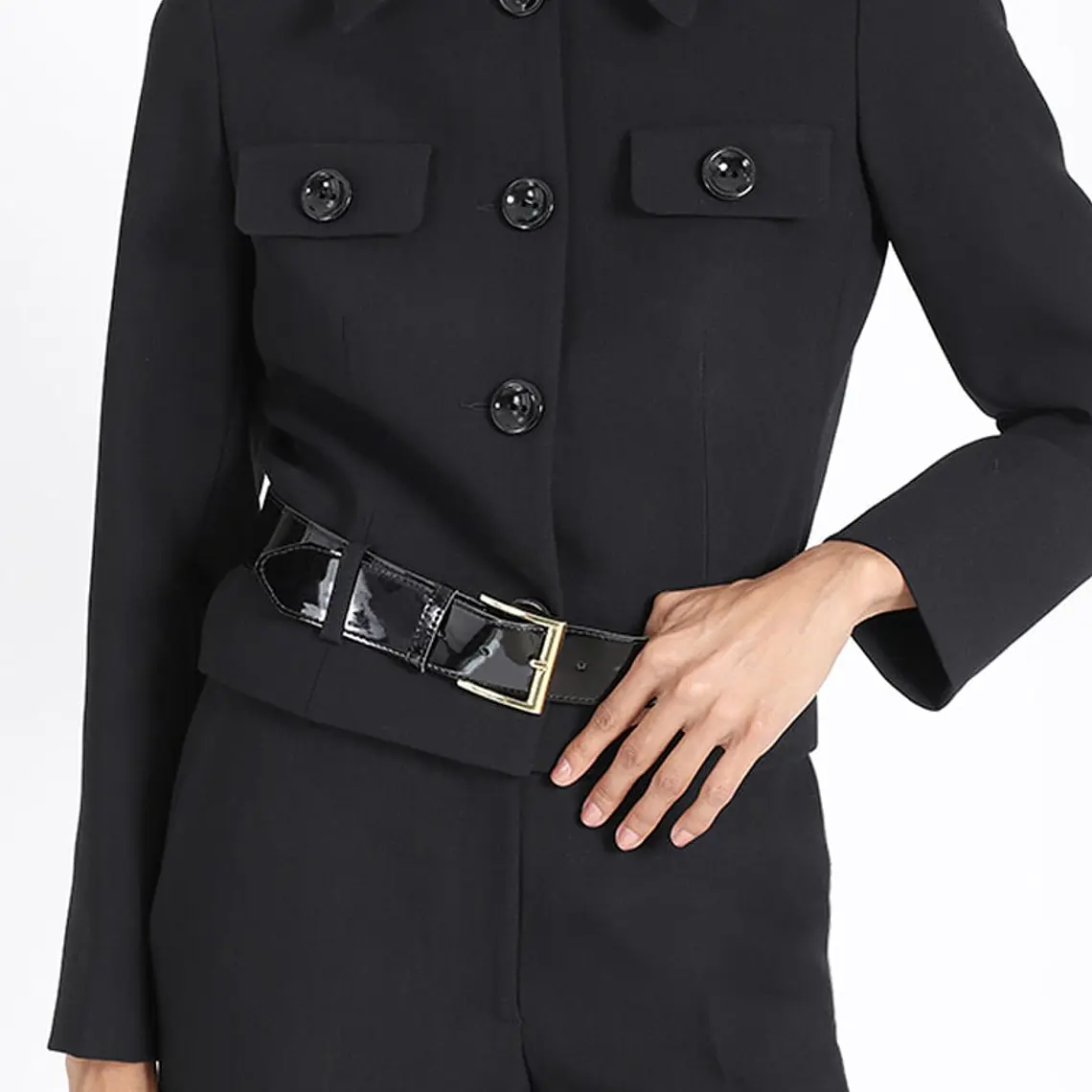 CHAQUETA OTROS CORTA CON BOTONES EN CONTRASTE Y CINTURON MODA NEGRO 7