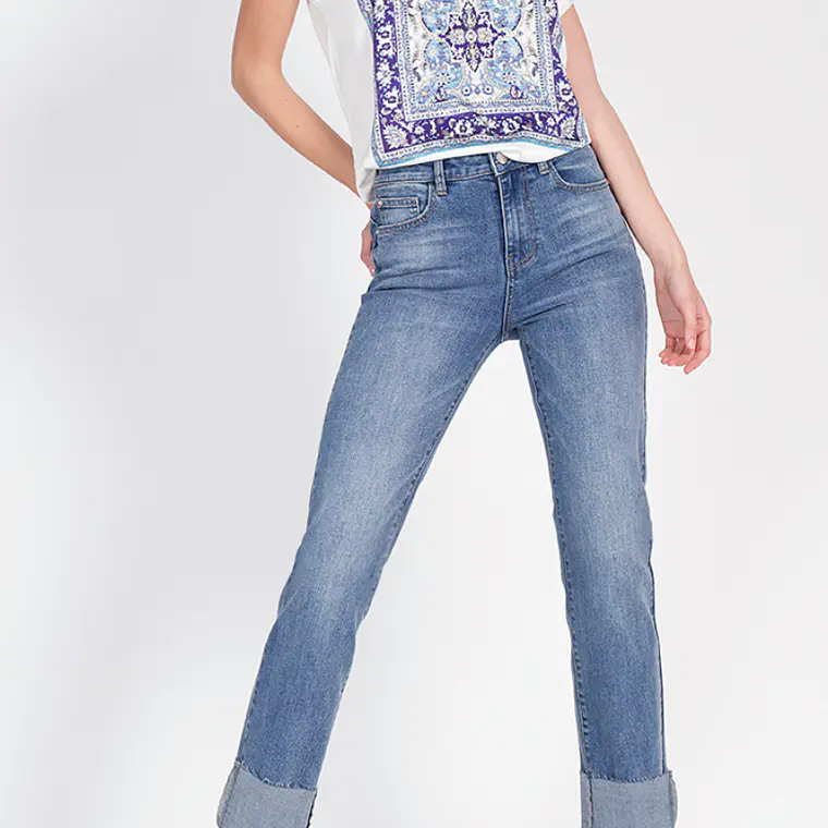 JEANS STRAIGHT  TIRO MEDIO 6