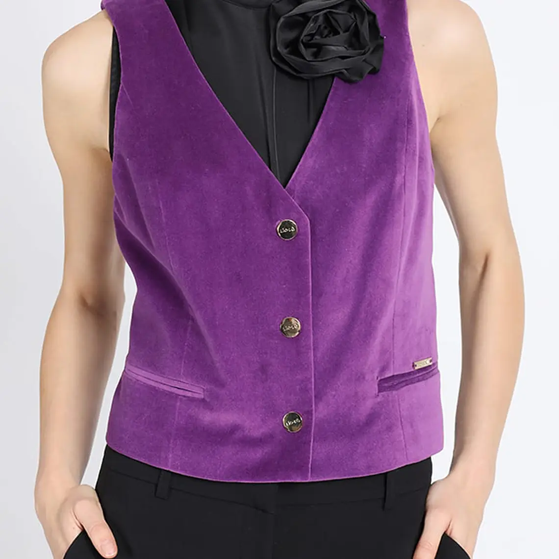 CHALECO SASTRE TERCIOPELO VIOLETA  SIN CUELLO 4