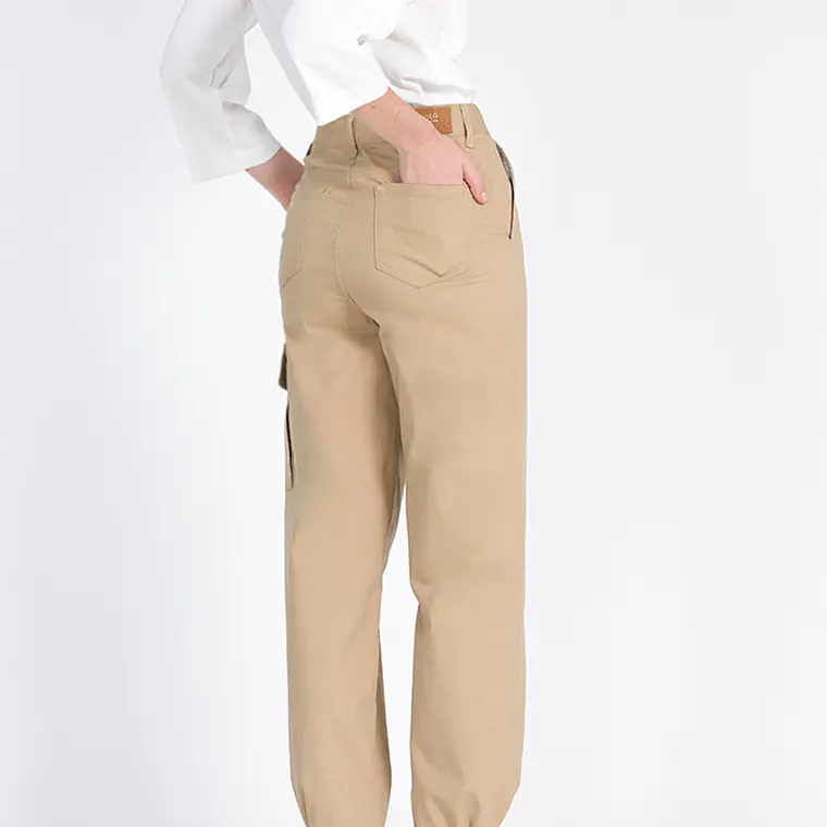 PANTALÓN CARGO TIRO MEDIO CAFÉ 2