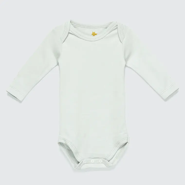 BODY GRIS BORDADO ALGODÓN PERUANO (RN y 3 MESES) 1