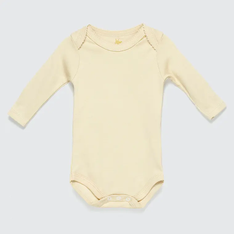 BODY BEIGE BORDADO ALGODÓN PERUANO (RN y 3 MESES) 1