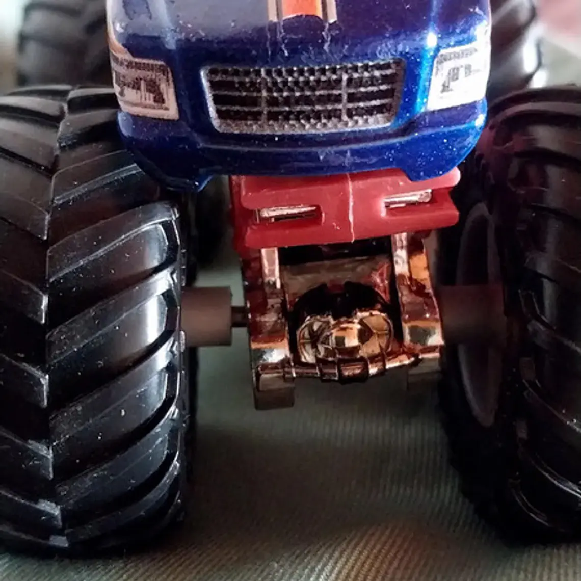 HOT WHEELS PAQUETE SORPRESA 2 AUTOS 1:64 (PRODUCTO ALEATORIO) 8