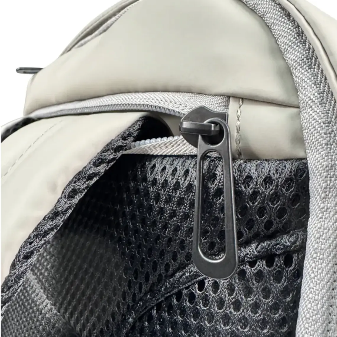 MOCHILA MOBIBAG VIRAL 24 LTS  - COLOR GRIS 5