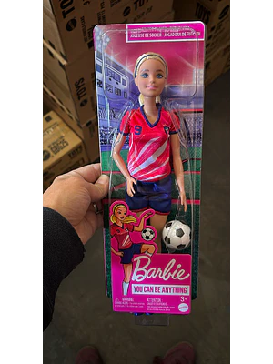 BARBIE JUGADORA DE FÚTBOL PLAYERA ROJA