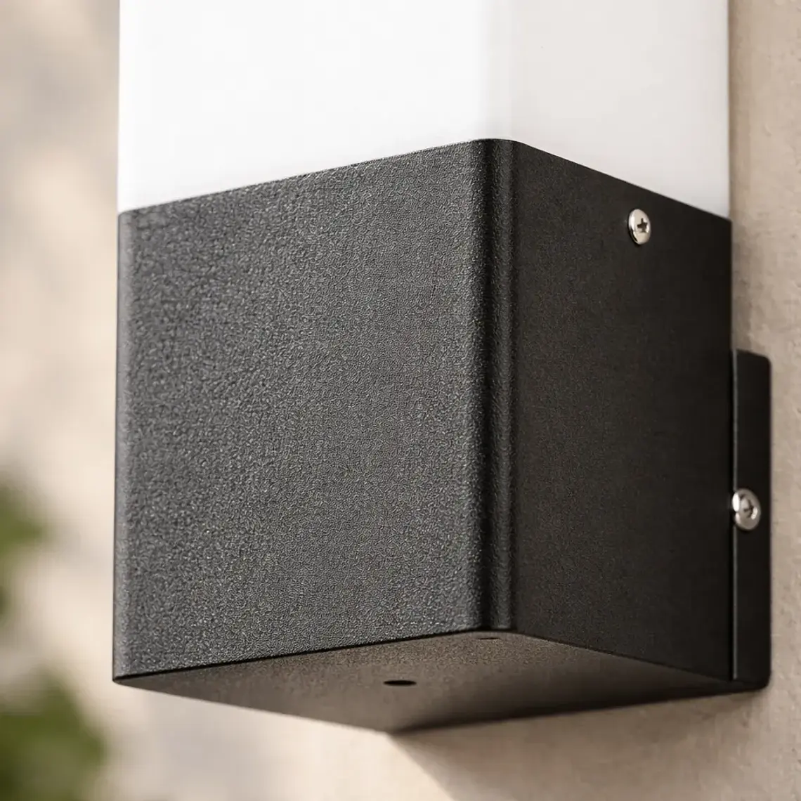 APLIQUE EXTERIOR BRANDO NEGRO 3