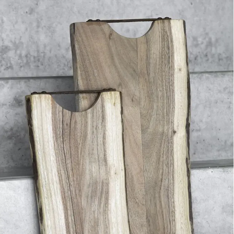 TABLA DE CORTAR ACACIA CON CUERO (36L X 20A X 1.5H CM) 2