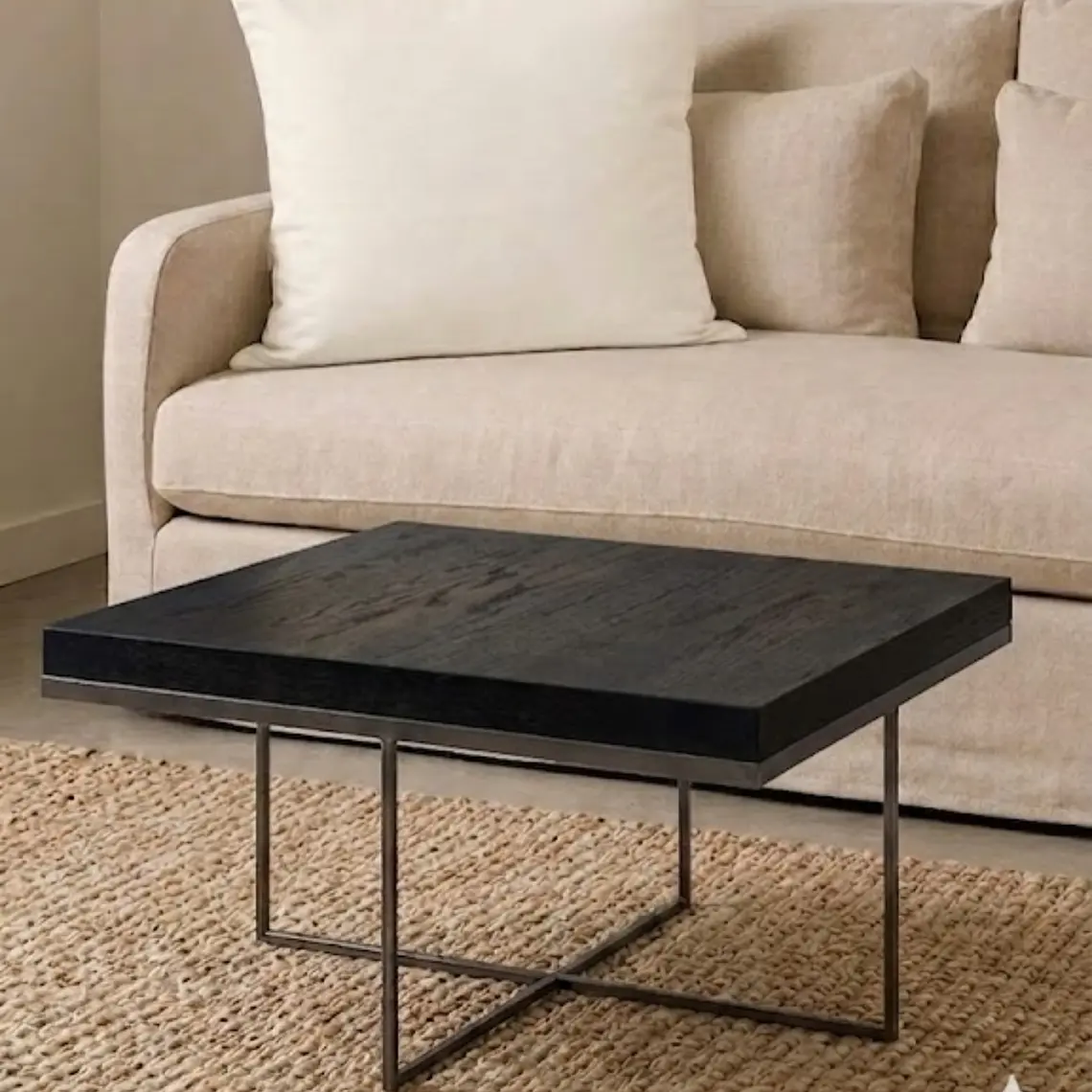 MESA DE CENTRO BRONCE ENVEJECIDO CUBIERTA NEGRA (60L X 60P X 35H CM) 2