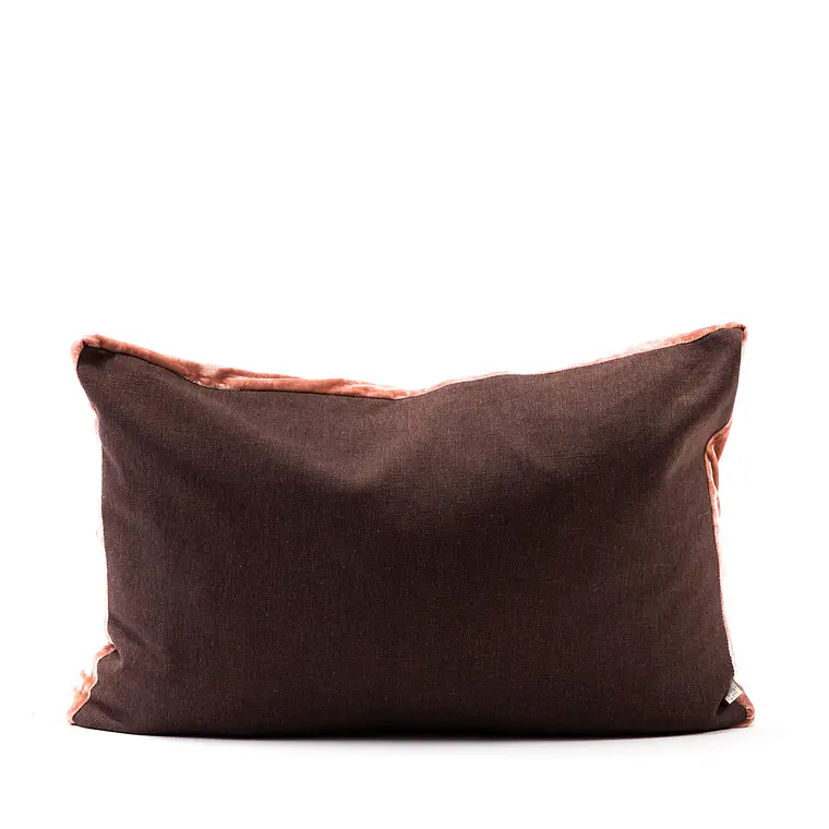 COJIN - LINO CHOCOLATE CON FAJA TERCIOPELO ROSADO (60 X 40 CM) 1