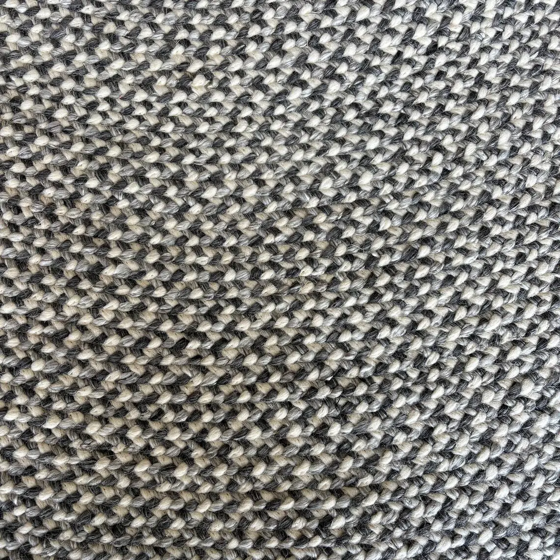 ALFOMBRA - LANA GRIS PINTAS (190D CM) 3