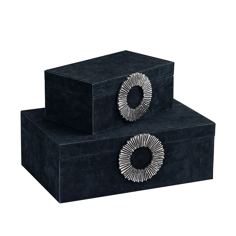 CAJA GAMUZA NEGRA CON ASA PLATEADA L (36L X 25P X 13H CM) 3