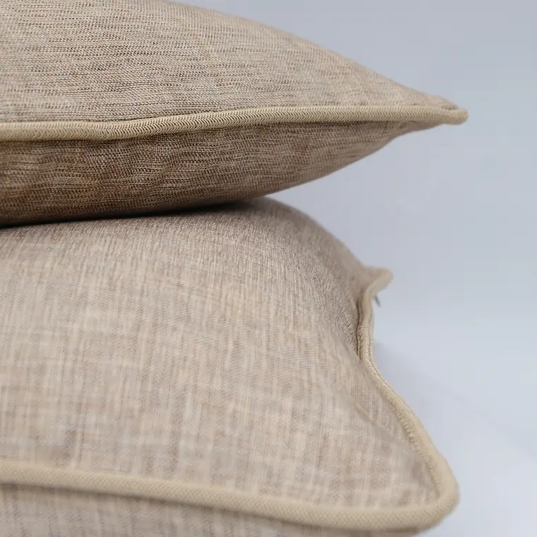 COJIN - TAPIZ BEIGE JASPEADO CON VIVO CORDON TRENZADO BEIGE (60 X 60 CM) 3