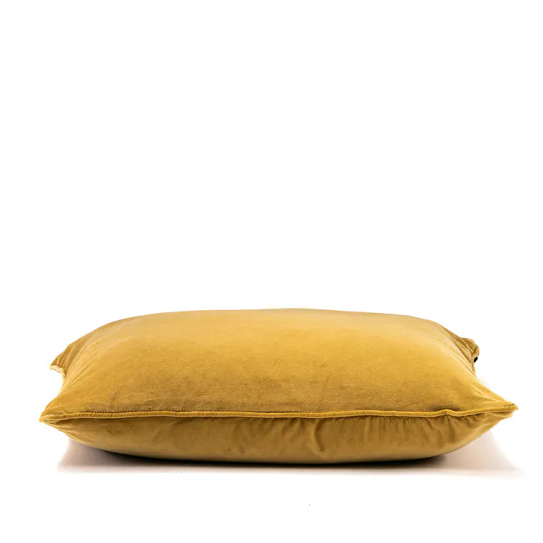 COJÍN - TERCIOPELO OCRE VIVO MISMA TELA (60 X 60 CM) 2