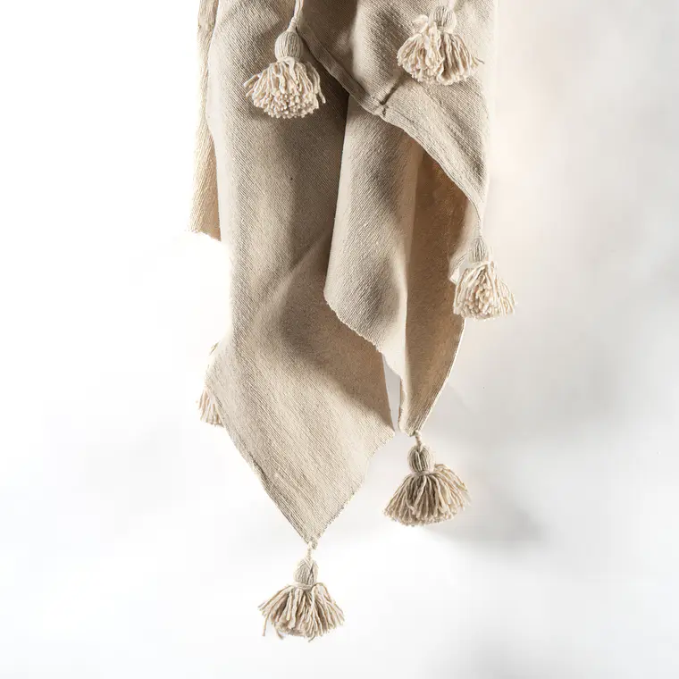 CHAL - PIECERA POMPONES BEIGE S (100 X 170 CM) 2