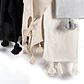 CHAL - PIECERA POMPONES BEIGE S (100 X 170 CM) - Miniatura 3