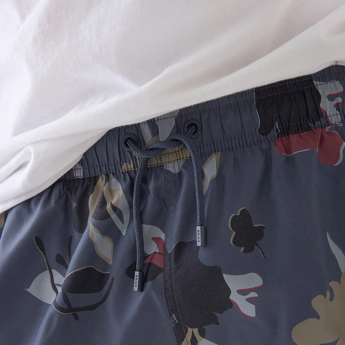 HOMBRE-PHILL BOARDSHORT- GREY FLOWERS (TALLA L y XXL) 2