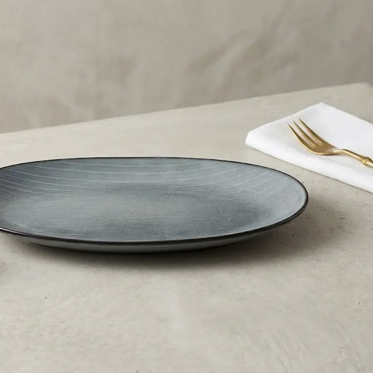 BANDEJA OVALADA CELESTE CON LINEAS GRES | (30L X 17A X 3H CM) 2