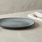 BANDEJA OVALADA CELESTE CON LINEAS GRES | (30L X 17A X 3H CM) - Miniatura 2